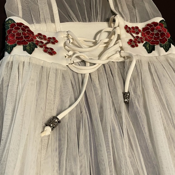 Bedroom/poolside Bought in Trinidad - Picture 4 of 6